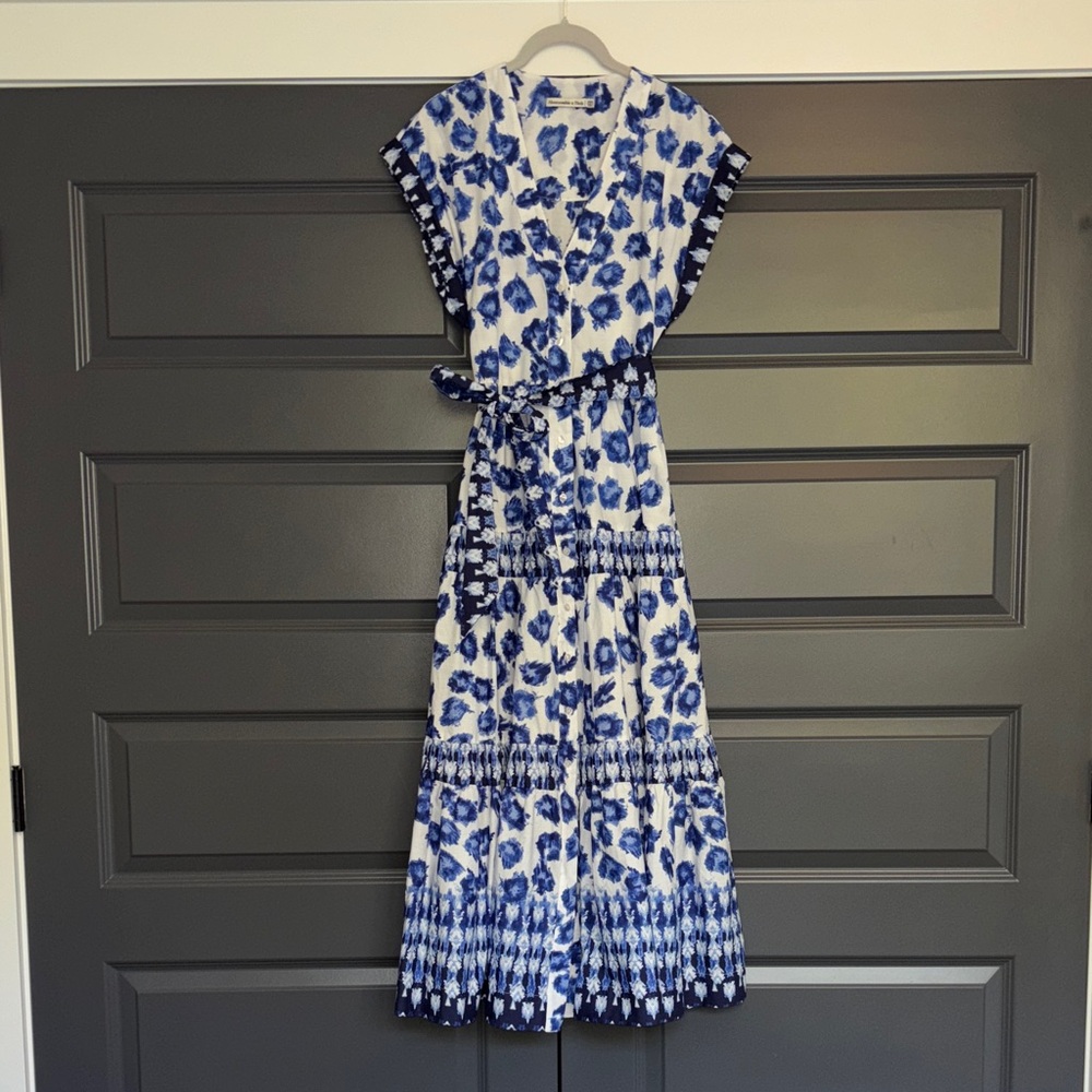 Abercrombie & Fitch Blue and White Floral Tie-Waist Maxi Dress XXS